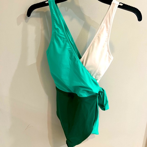 NWT Cupshe One Piece - Size Small - Picture 2 of 8